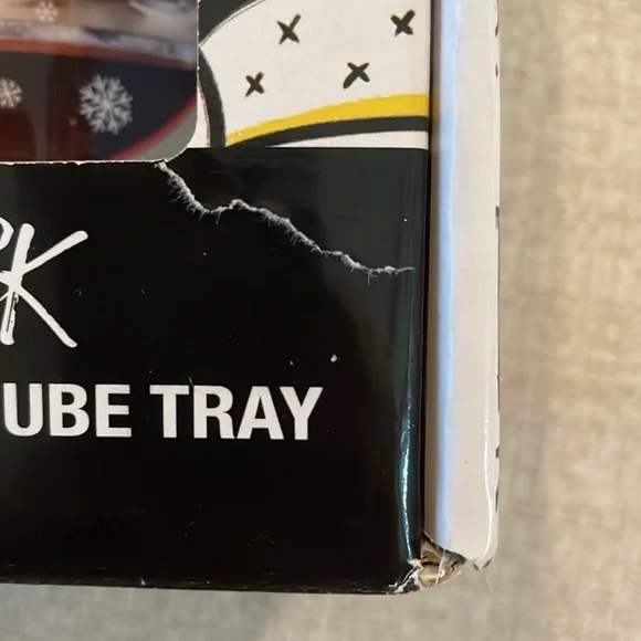 FRIENDS glass and ice cube gift pack. - Picture 6 of 8